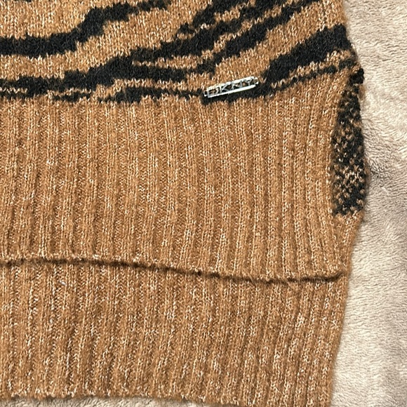 DKNY Cap Sleeves Turtleneck Sweater - Picture 3 of 8